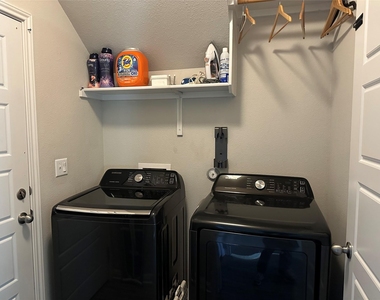 10005 Dalliance Ln - Photo Thumbnail 13