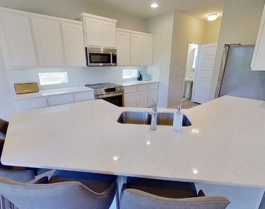 10005 Dalliance Ln - Photo Thumbnail 4