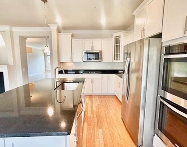 140 Copley Circle - Photo Thumbnail 12