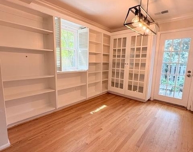 6718 Kenwood Forest Lane - Photo Thumbnail 5