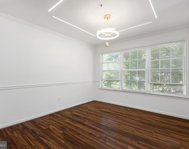 18506 Carriage Walk Circle - Photo Thumbnail 9