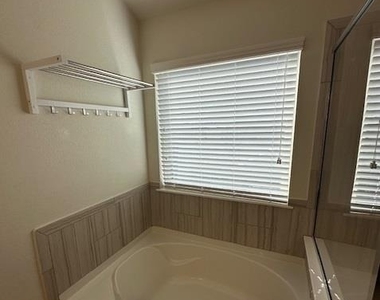 16021 Nightshade St - Photo Thumbnail 25