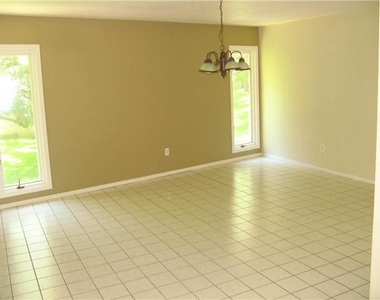 2001 Manana St - Photo Thumbnail 5