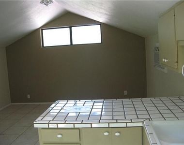 2001 Manana St - Photo Thumbnail 20