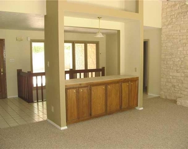 2001 Manana St - Photo Thumbnail 3