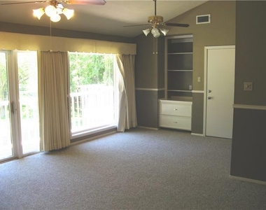 2001 Manana St - Photo Thumbnail 8