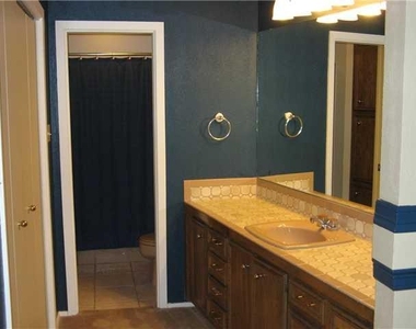 2001 Manana St - Photo Thumbnail 15