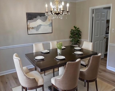 5803 Tudor Lane - Photo Thumbnail 10