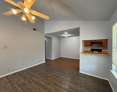 1200 Orchard Park Cir - Photo Thumbnail 3