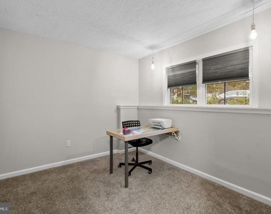 18005 Sunset Lake Court - Photo Thumbnail 30
