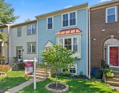18005 Sunset Lake Court - Photo Thumbnail 1