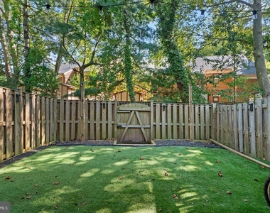 18005 Sunset Lake Court - Photo Thumbnail 34