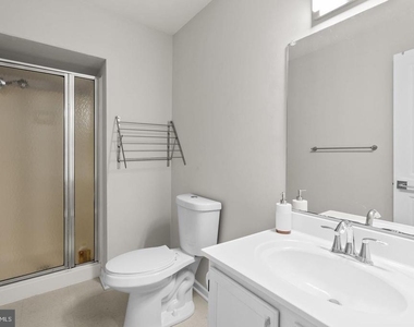 18005 Sunset Lake Court - Photo Thumbnail 32