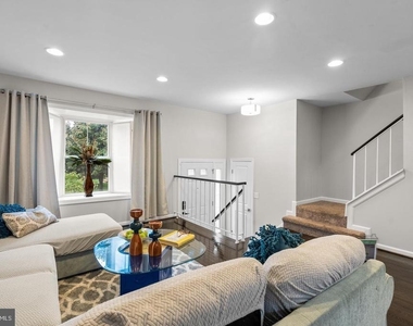 18005 Sunset Lake Court - Photo Thumbnail 5