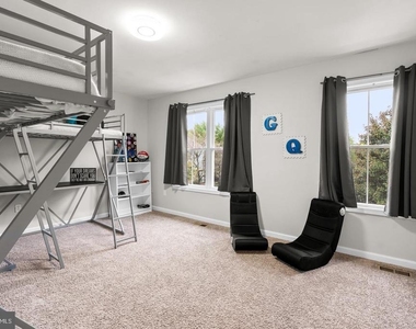 18005 Sunset Lake Court - Photo Thumbnail 21