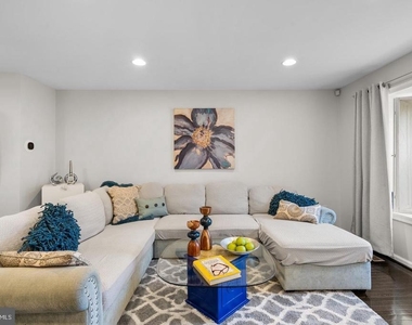 18005 Sunset Lake Court - Photo Thumbnail 4