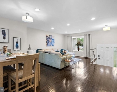 18005 Sunset Lake Court - Photo Thumbnail 8