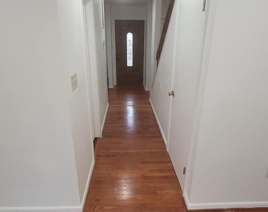 9921 Valley Park Drive - Photo Thumbnail 8
