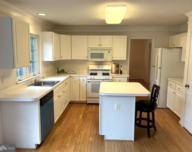 12923 Creamery Hill Drive - Photo Thumbnail 10