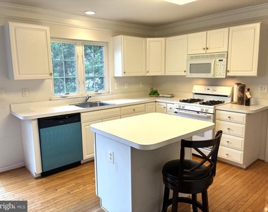12923 Creamery Hill Drive - Photo Thumbnail 9