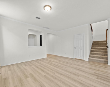 3823 Forino Dr - Photo Thumbnail 6