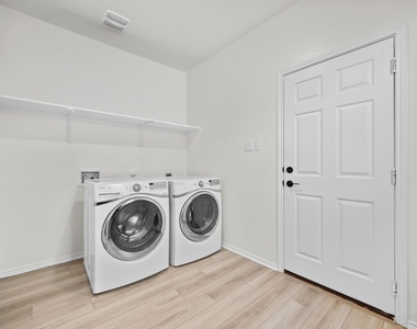 3823 Forino Dr - Photo Thumbnail 22