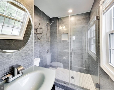 11907 Hunters Lane - Photo Thumbnail 14