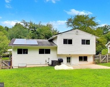 11907 Hunters Lane - Photo Thumbnail 36