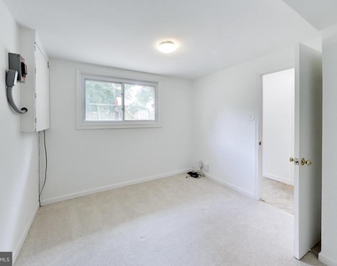 11907 Hunters Lane - Photo Thumbnail 26