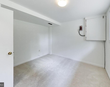 11907 Hunters Lane - Photo Thumbnail 27