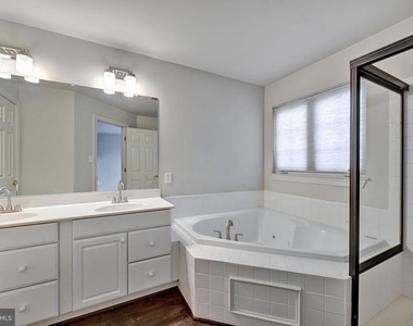 14203 Plum Run Way - Photo Thumbnail 21