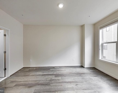 16616 Crabbs Branch Way - Photo Thumbnail 14