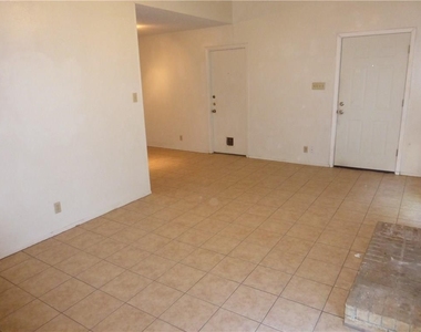 7208 Lilac Ln - Photo Thumbnail 4