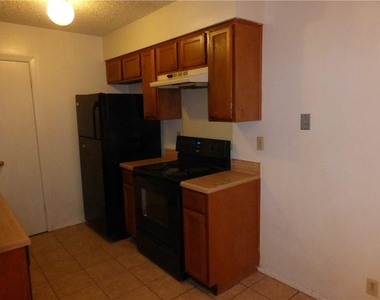 7208 Lilac Ln - Photo Thumbnail 8