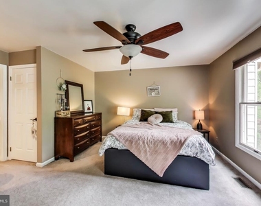 13630 Cedar Creek Lane - Photo Thumbnail 12