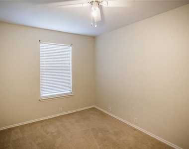 145 Michaelis St - Photo Thumbnail 15