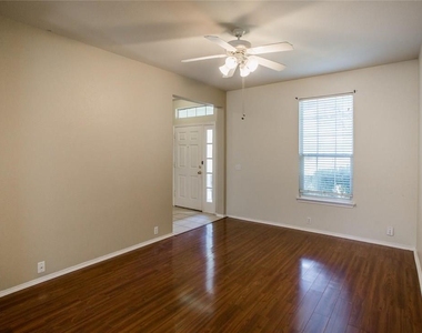 145 Michaelis St - Photo Thumbnail 3