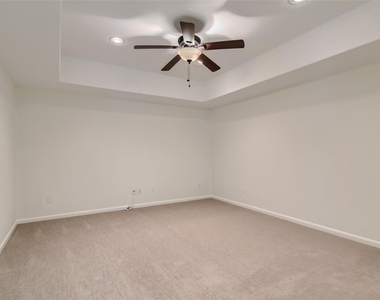 12609 Calistoga Way - Photo Thumbnail 18