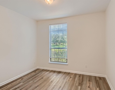 12609 Calistoga Way - Photo Thumbnail 4