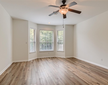 12609 Calistoga Way - Photo Thumbnail 15
