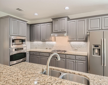 12609 Calistoga Way - Photo Thumbnail 11