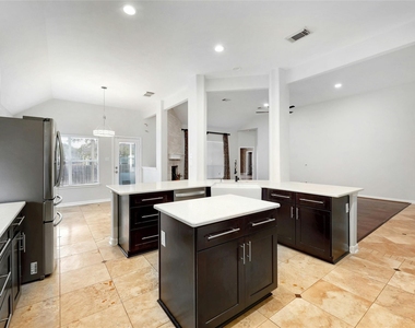 3806 Azur Ln - Photo Thumbnail 13