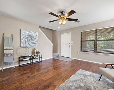 5705 Viewpoint Dr - Photo Thumbnail 3
