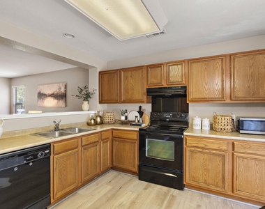 5705 Viewpoint Dr - Photo Thumbnail 10