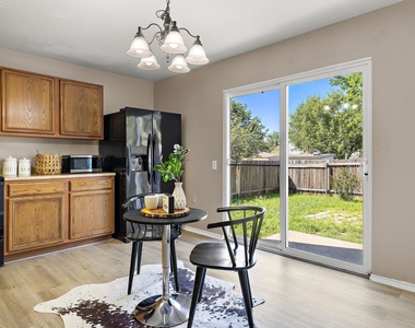 5705 Viewpoint Dr - Photo Thumbnail 7
