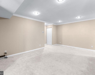 6099 Majors Lane - Photo Thumbnail 9