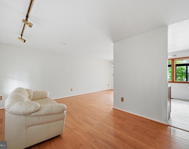 6251 Parallel Lane - Photo Thumbnail 12