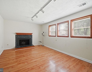 6251 Parallel Lane - Photo Thumbnail 5