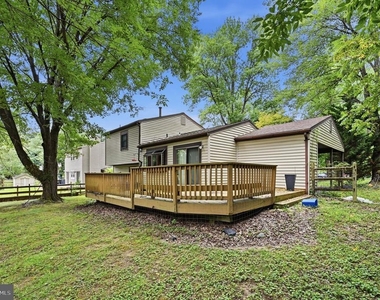 6251 Parallel Lane - Photo Thumbnail 21
