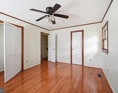 6251 Parallel Lane - Photo Thumbnail 16